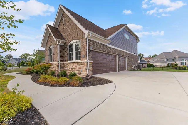 $759,999 | 14598 Meadow Bend Drive, Fishers, IN 46037