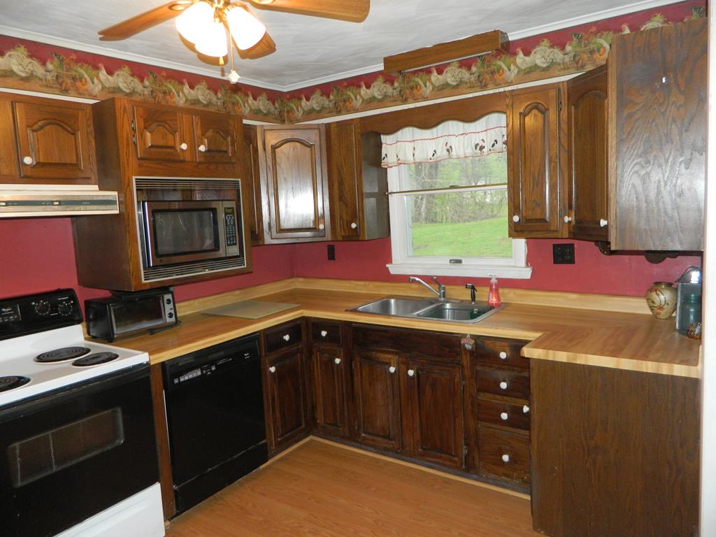 965 Grubmore Road Marion, VA 24354 - Photo 2 of 28 Gallery Image 2