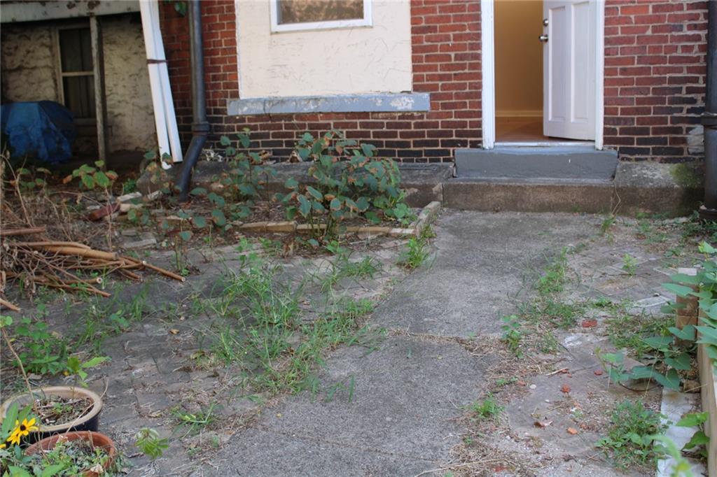 5259 Keystone Street Pittsburgh, PA 15201 - Photo 37 of 37 not much, but enough to let out dog or docontainer gardening