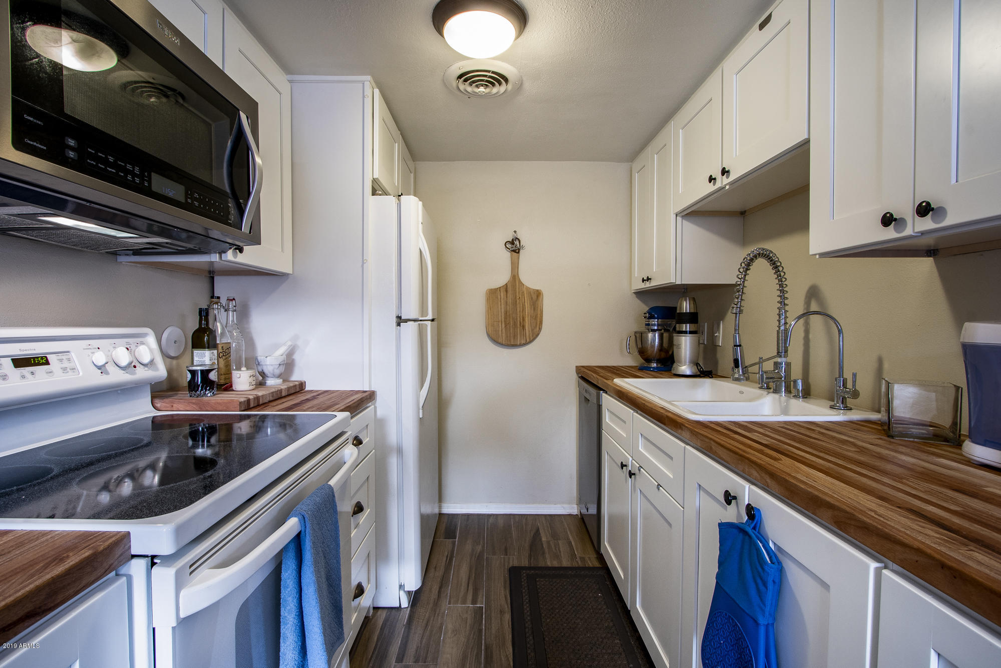 1029 North Granite Reef Road Scottsdale, AZ 85257 - Photo 10 of 22 Kitchen - 2