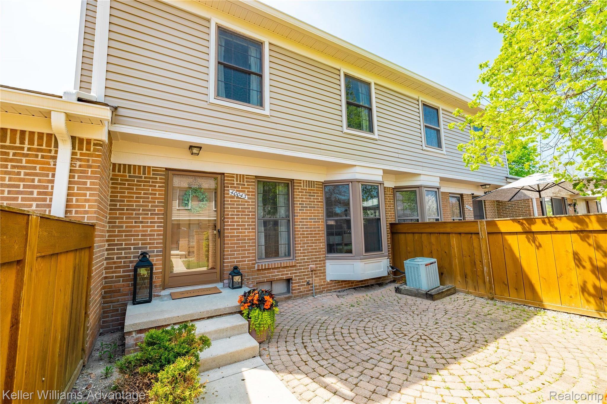 40043 Crosswinds Road Novi, MI 48375 - Photo 1 of 21 40043 Crosswinds, Novi (3 of 21).jpg
