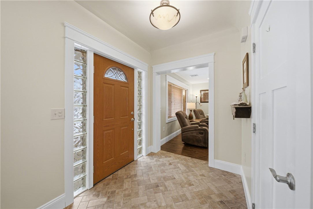 6 New Clark Road Cumberland, RI 02864 - Photo 4 of 46