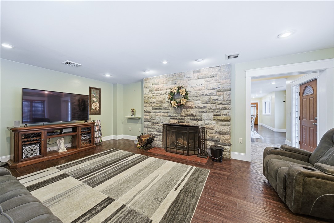 6 New Clark Road Cumberland, RI 02864 - Photo 7 of 46