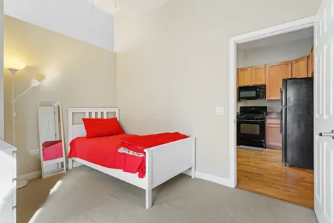 $309,500 | 8 West Monroe Street, Unit 1007, Chicago, IL 60603