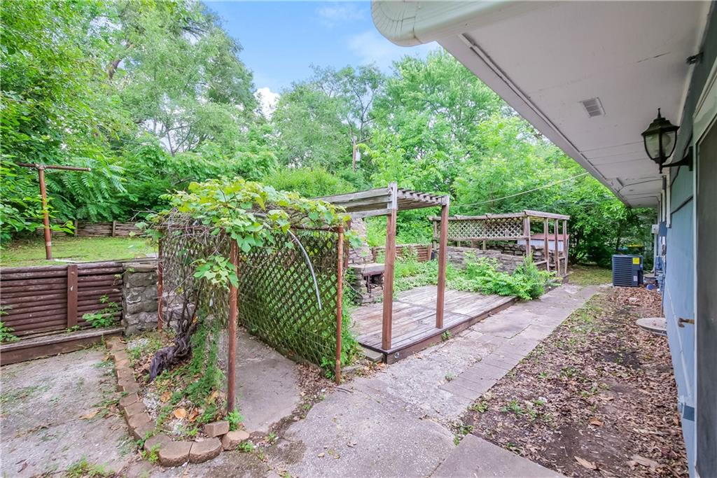 3702 East 106th Terrace Kansas City, MO 64137 - Photo 14 of 15