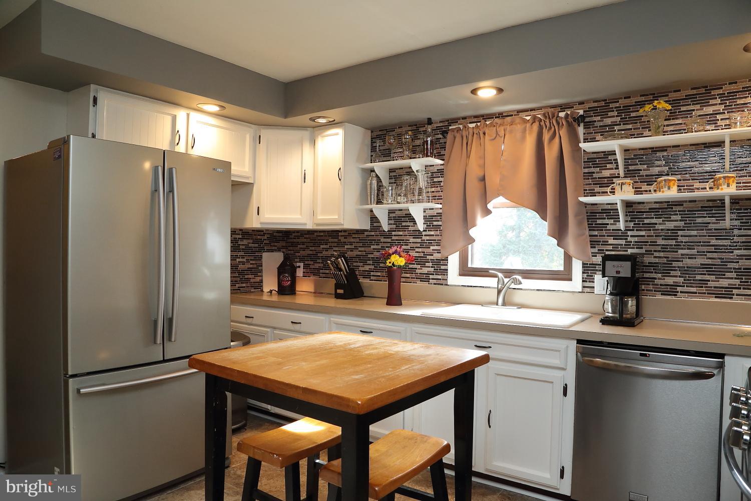 16 Gateway Road York, PA 17403 - Photo 7 of 20 Gallery Image 7