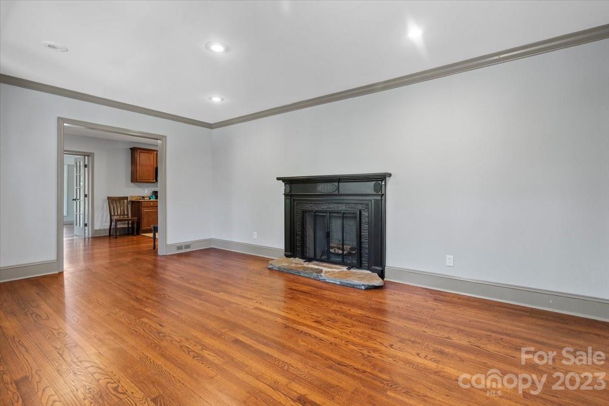 5100 Nevin Road Charlotte, NC 28269 - Photo 5 of 32 Gallery Image 5