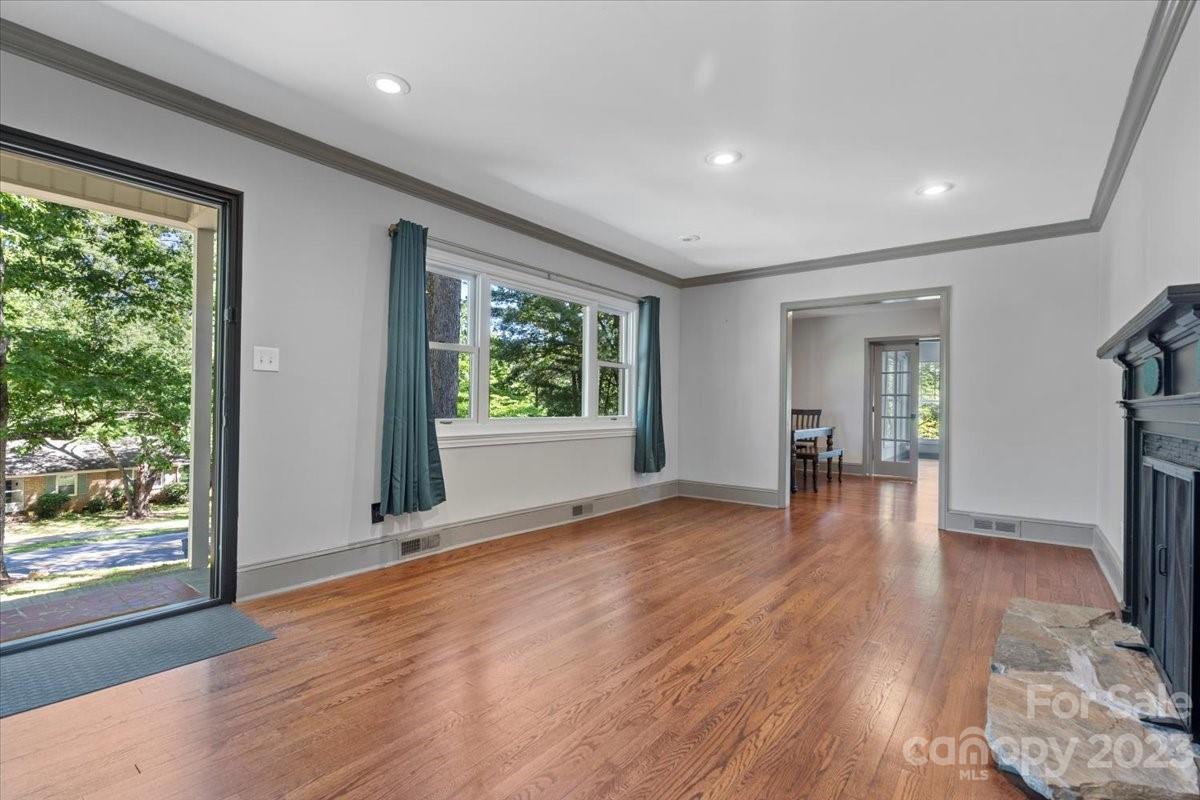 5100 Nevin Road Charlotte, NC 28269 - Photo 8 of 32 Gallery Image 8