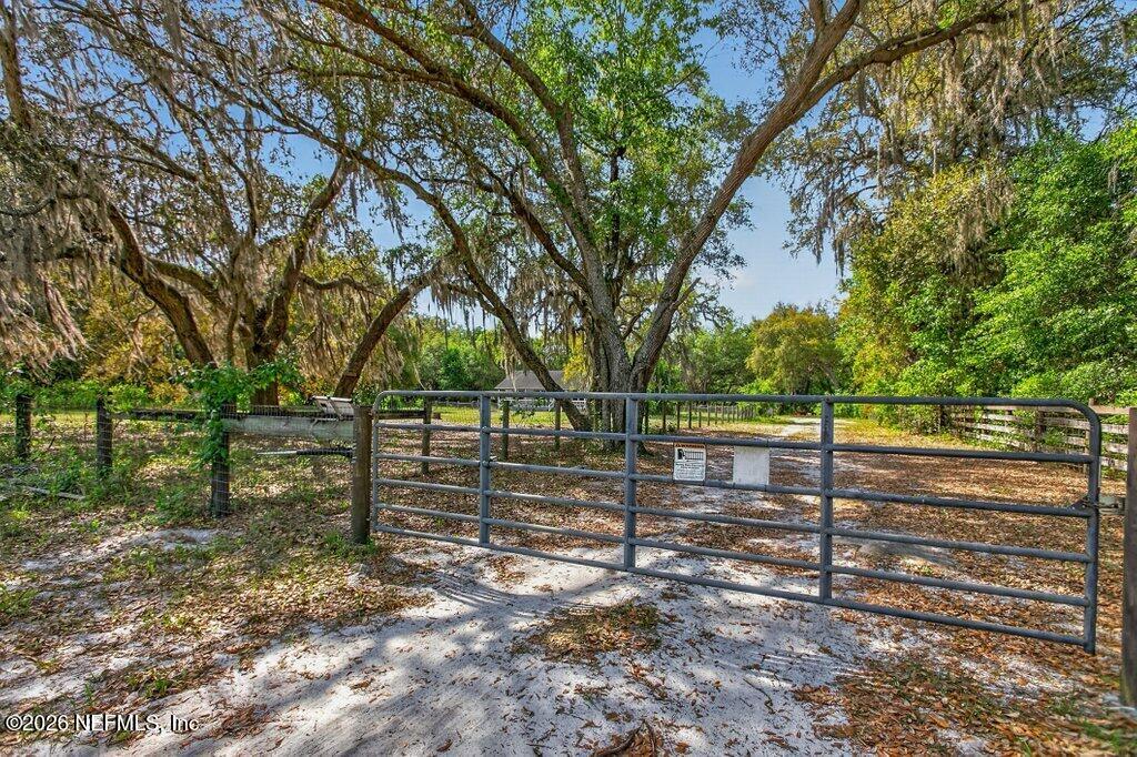 461 Old Starke Road Palatka, FL 32177 - Photo 5 of 71 004-461OldStarkeRoad-Palatka-FL-32177-SM