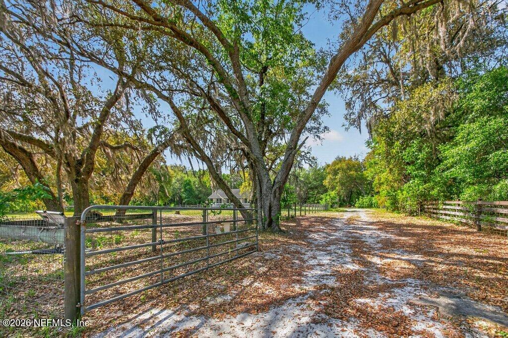 461 Old Starke Road Palatka, FL 32177 - Photo 6 of 71 005-461OldStarkeRoad-Palatka-FL-32177-SM