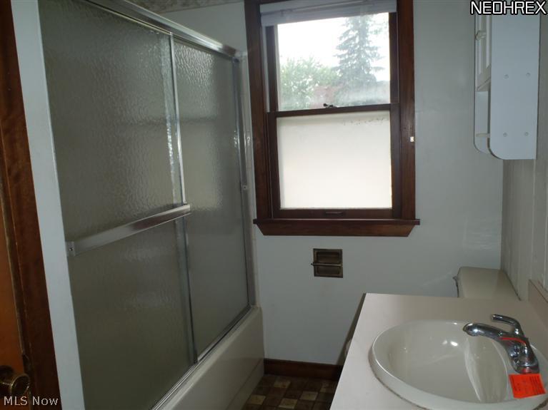 5003 Redfern Road Parma, OH 44134 - Photo 10 of 18