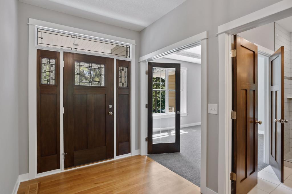 5000 Beacon Hill Road Minnetonka, MN 55345 - Photo 2 of 37 Gallery Image 2