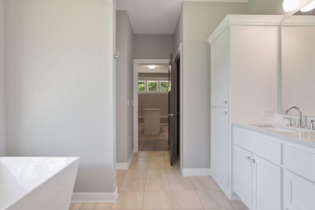 5000 Beacon Hill Road Minnetonka, MN 55345 - Photo 21 of 37 Gallery Image 21