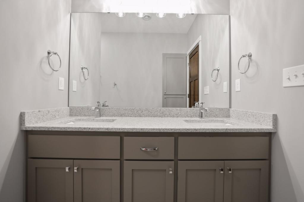 5000 Beacon Hill Road Minnetonka, MN 55345 - Photo 31 of 37 Gallery Image 31