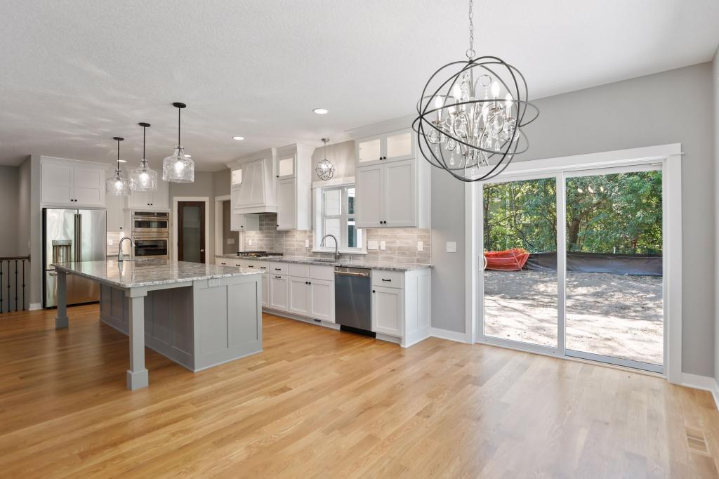 5000 Beacon Hill Road Minnetonka, MN 55345 - Photo 8 of 37 Gallery Image 8