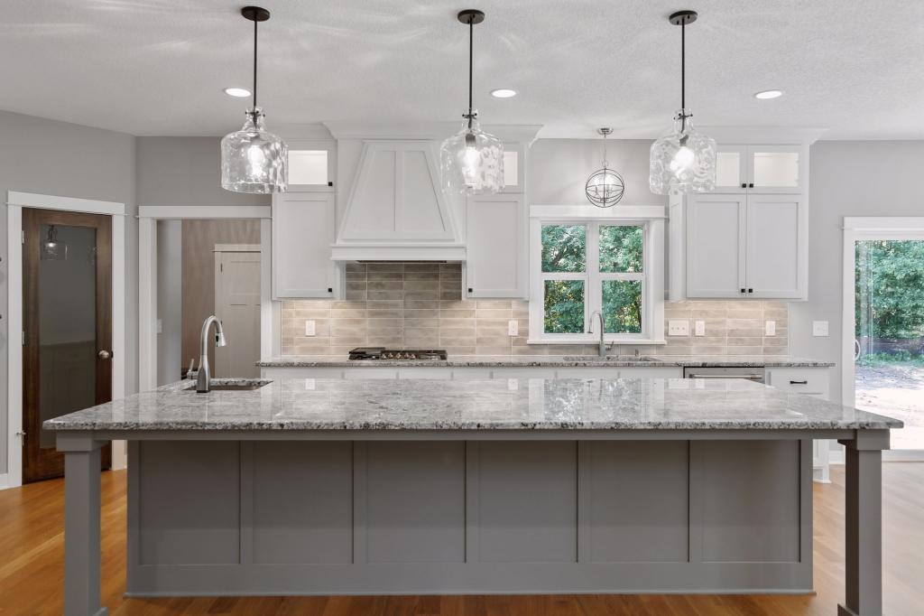 5000 Beacon Hill Road Minnetonka, MN 55345 - Photo 9 of 37 Gallery Image 9