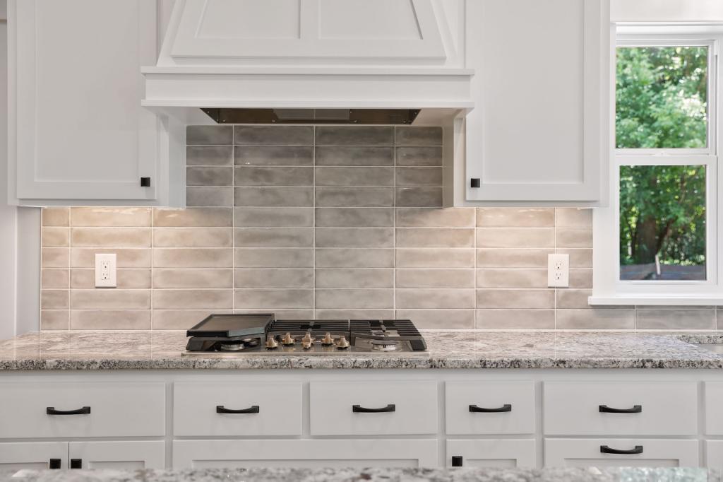 5000 Beacon Hill Road Minnetonka, MN 55345 - Photo 10 of 37 Gallery Image 10