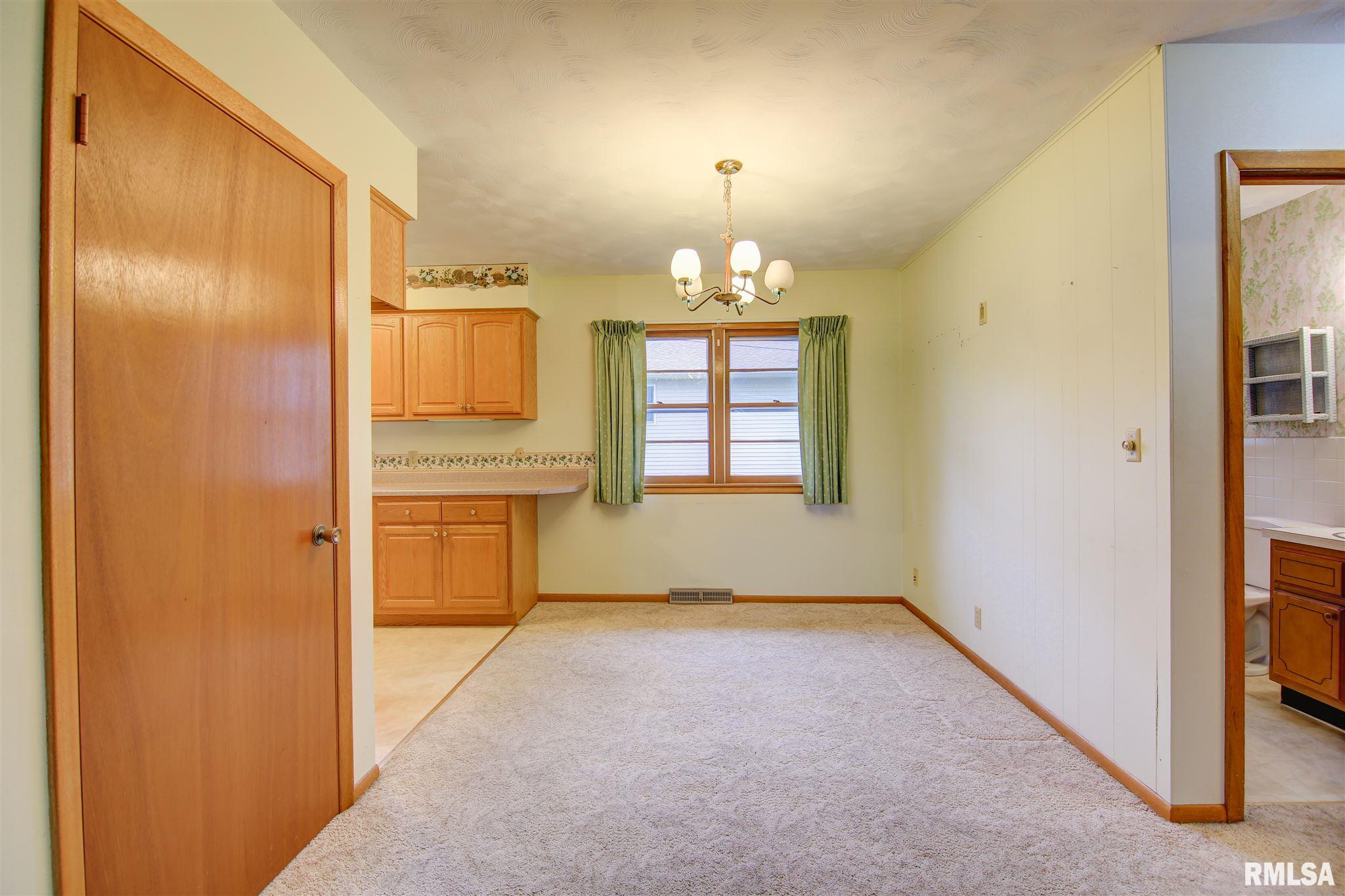708 Schick Road Clinton, IA 52732 - Photo 5 of 13 Gallery Image 5