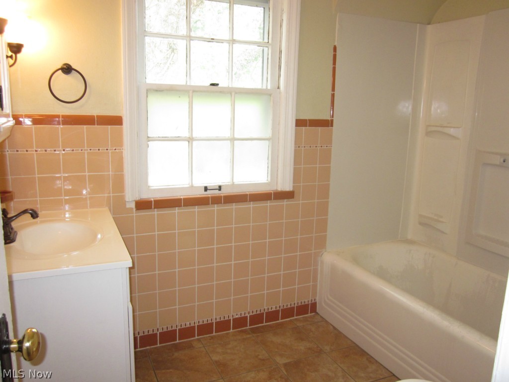 3488 Woodridge Road Cleveland Heights, OH 44121 - Photo 17 of 22
