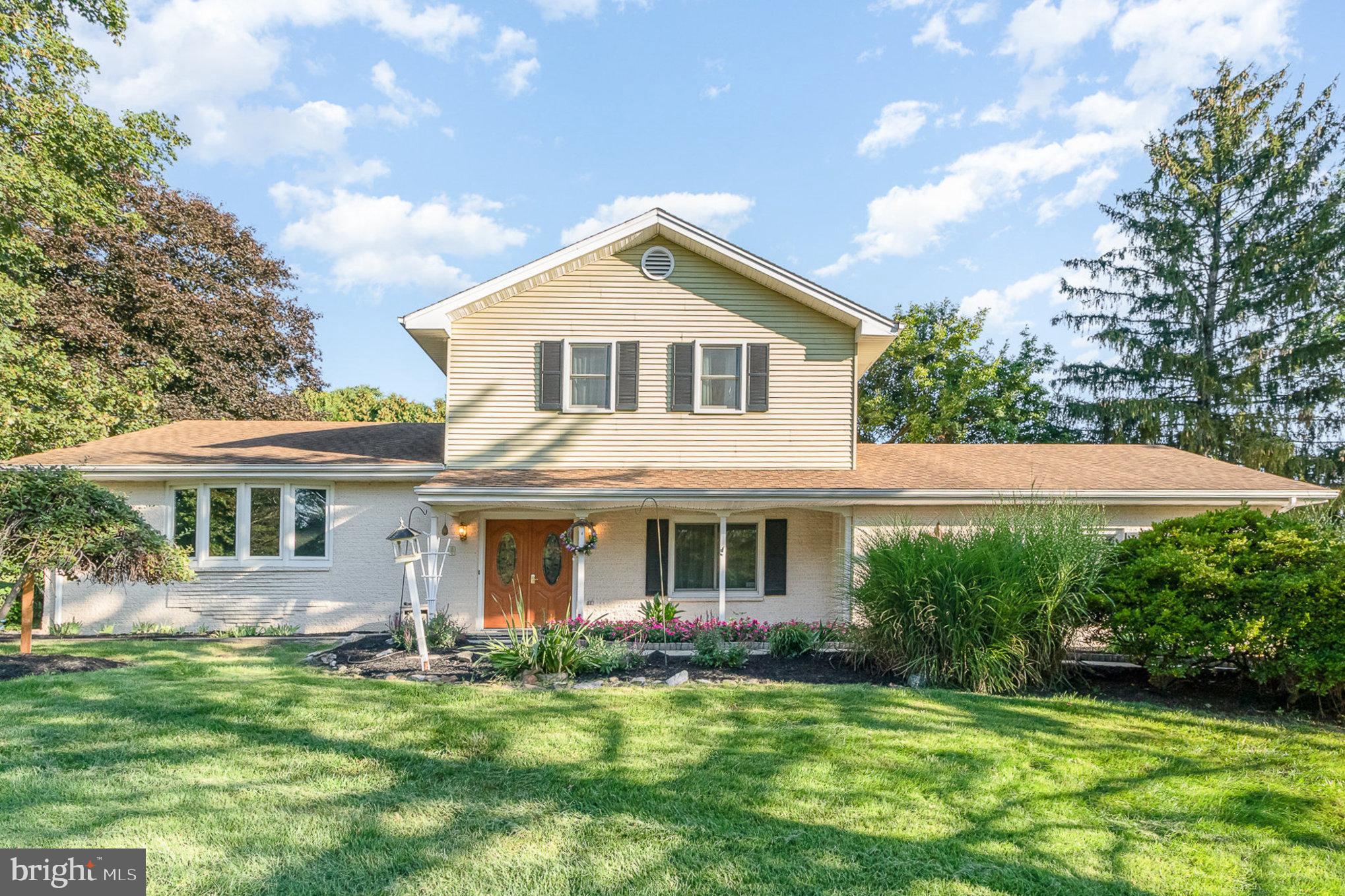 4306 Meadowcrest Road Harrisburg, PA 17112 - Photo 1 of 26 Gallery Image 1