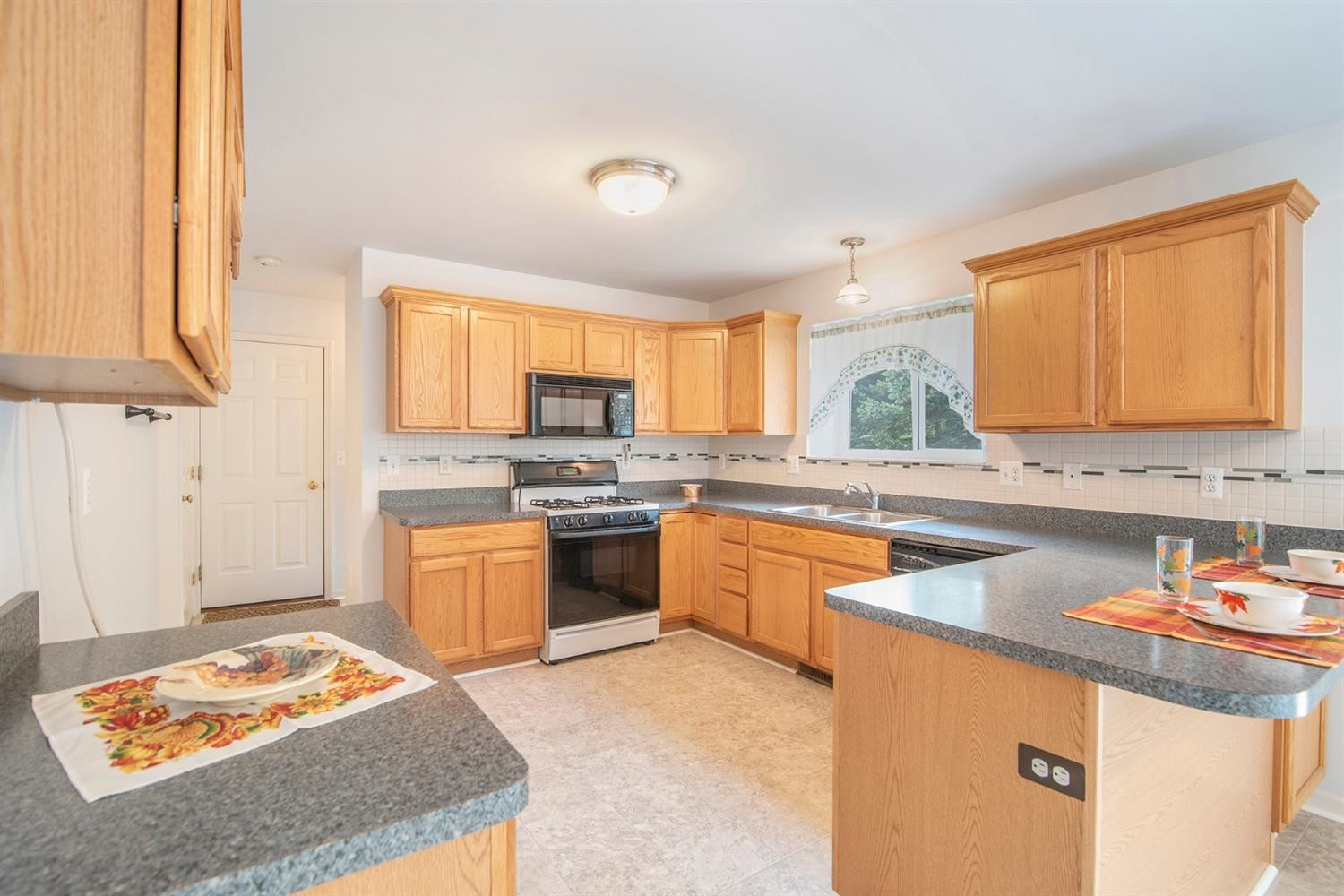 108 Ridgeview Court Grass Lake, MI 49240 - Photo 8 of 34 Photo 8