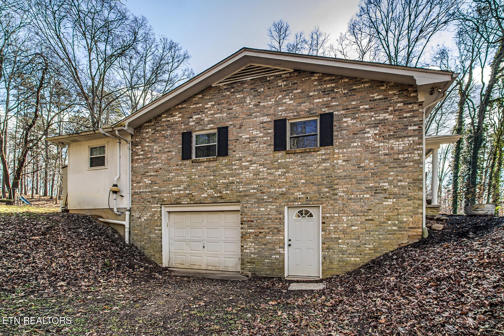 14147 Steekee Road Loudon, TN 37774 - Photo 54 of 59 a front view of a house with a yard
