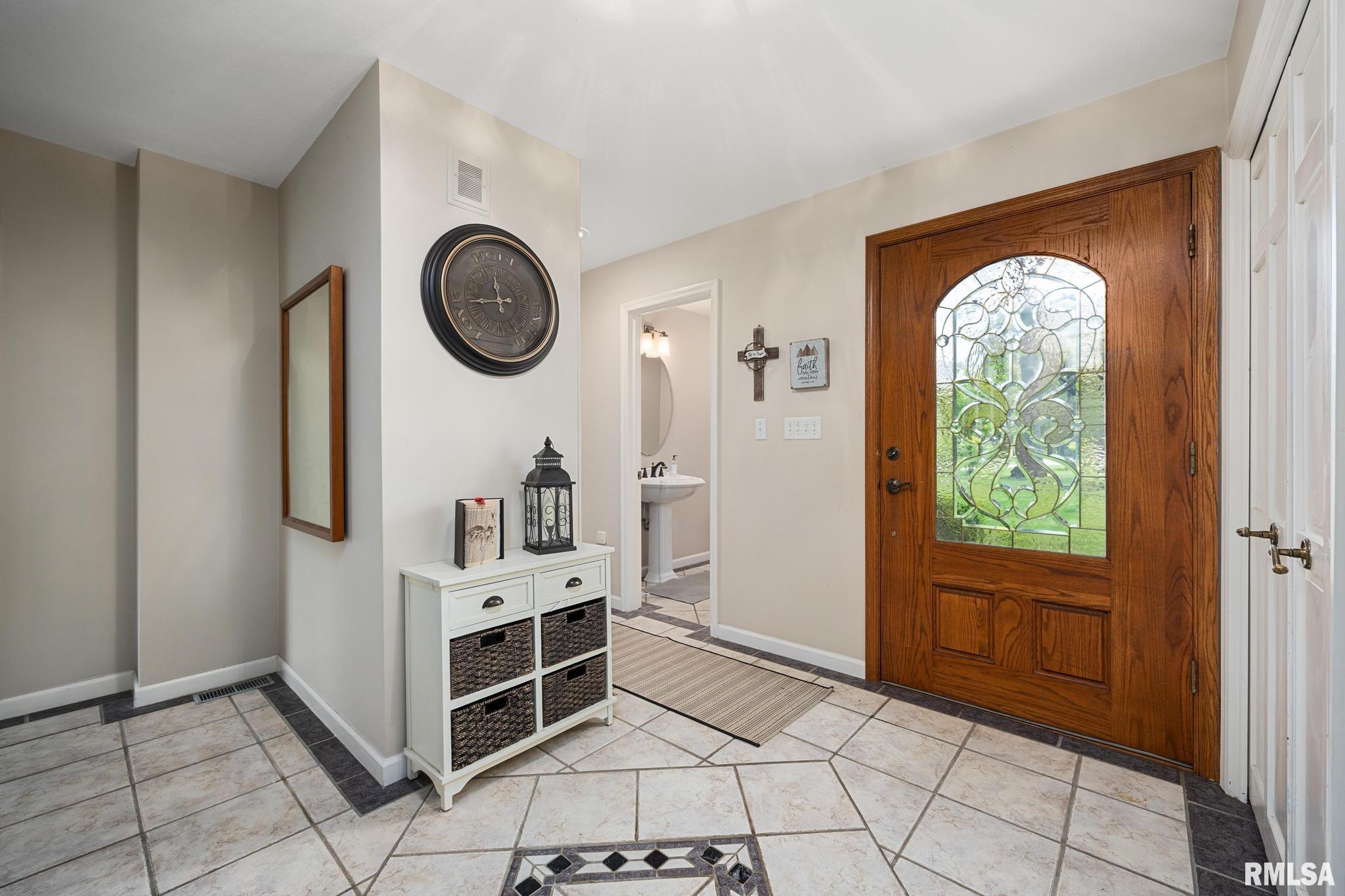 6 Picture View Court Metamora, IL 61548 - Photo 8 of 75 Gallery Image 8