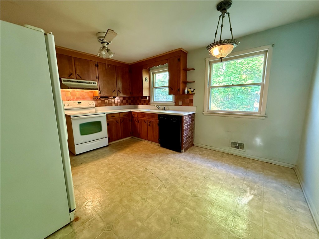 116 Lemoyn Avenue Rochester, NY 14612 - Photo 6 of 21