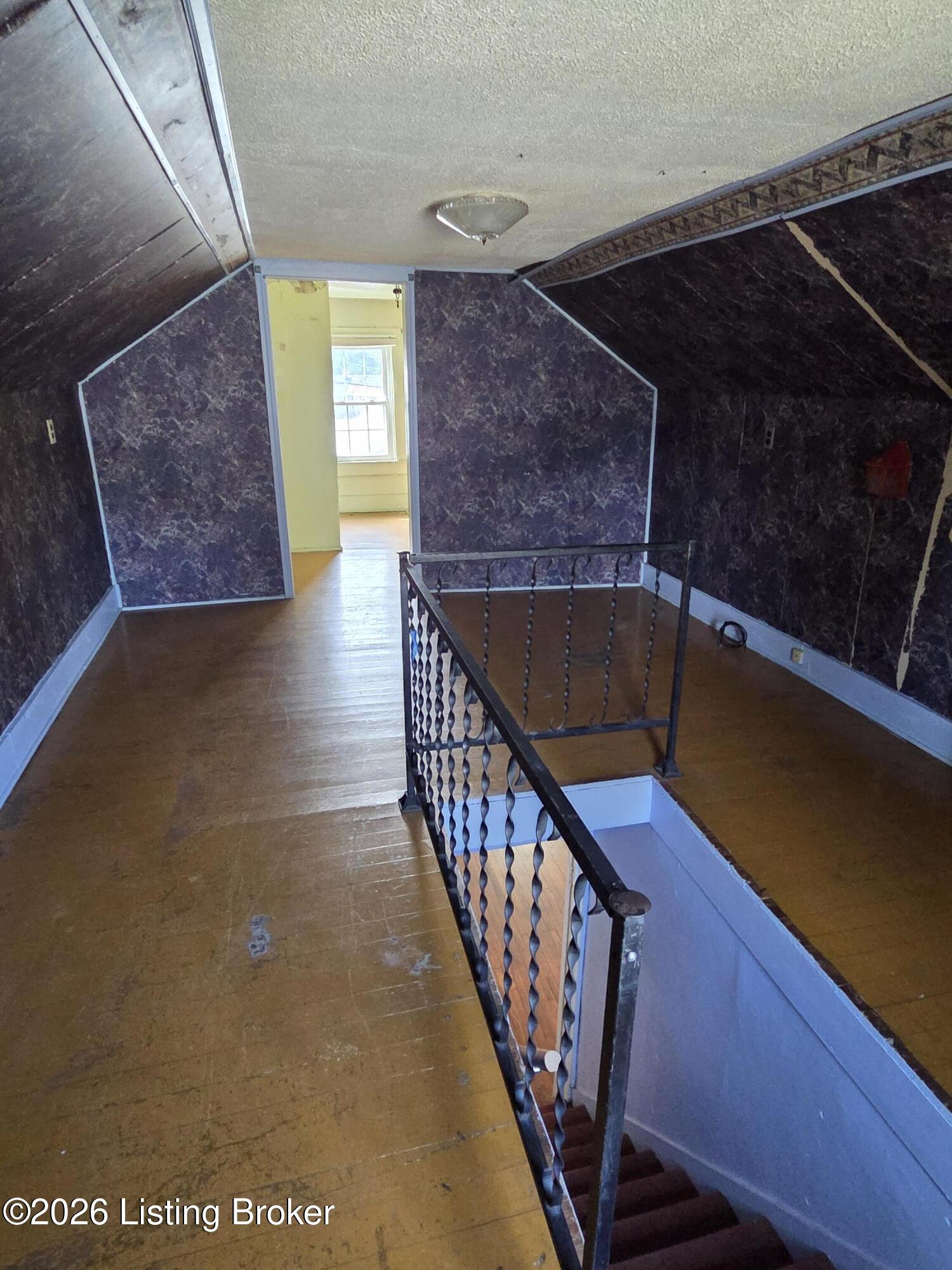 115 Perry Street Bloomfield, KY 40008 - Photo 31 of 39 Upstairs Bedroom