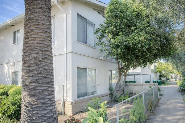 $875,000 | 220 East Elm Street, Lodi, CA 95240