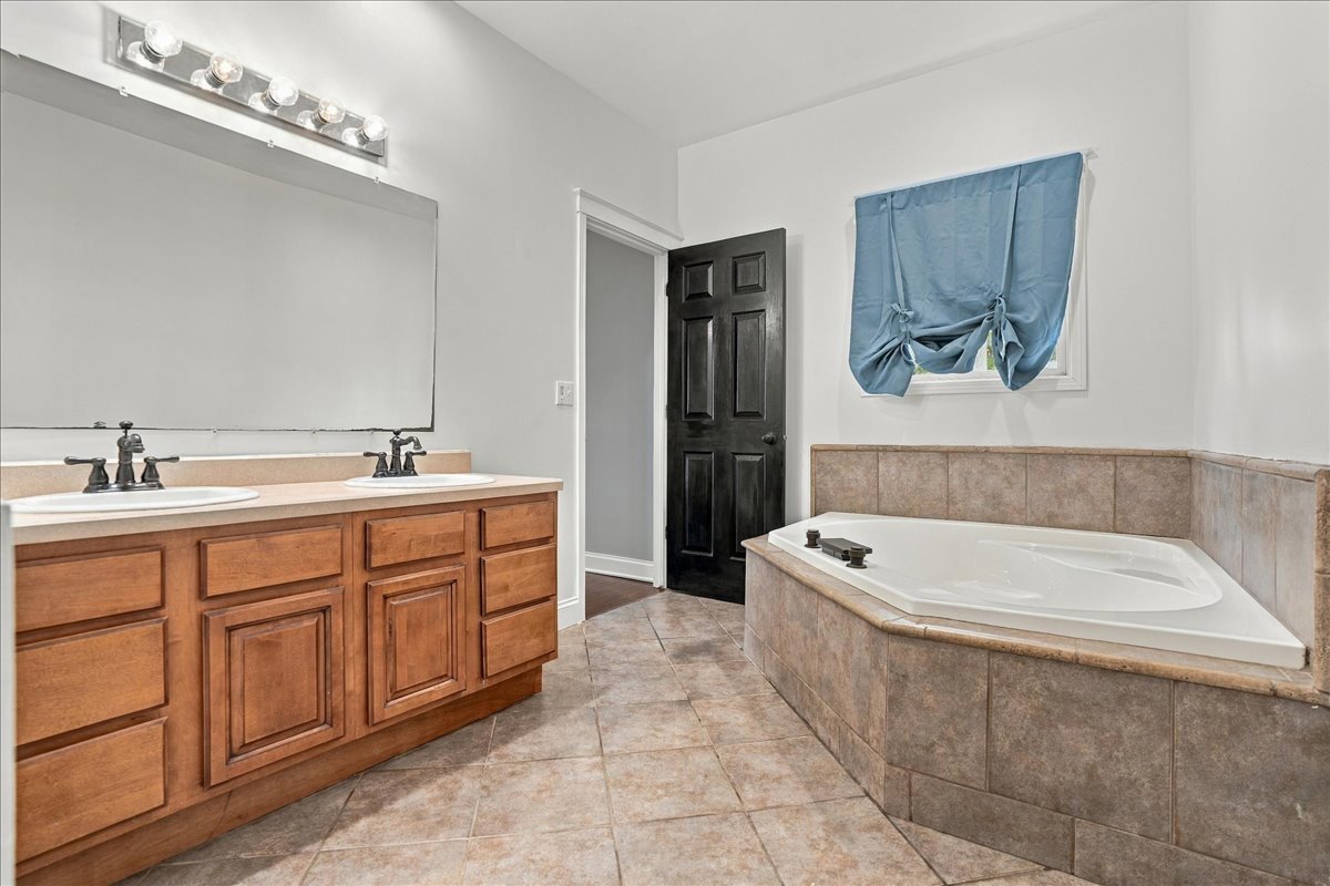 11141 1707 North Road Pontiac, IL 61764 - Photo 23 of 70 Gallery Image 23