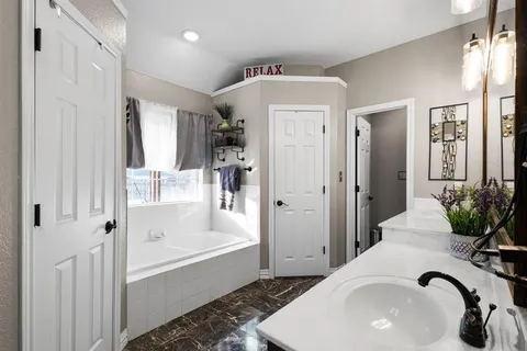 $424,000 | 1701 Oakmeadow Drive, Decatur, TX 76234