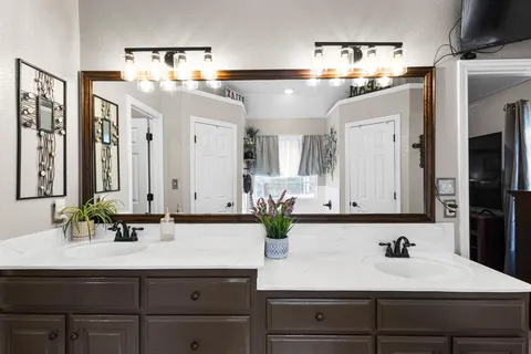 $424,000 | 1701 Oakmeadow Drive, Decatur, TX 76234