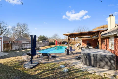 $424,000 | 1701 Oakmeadow Drive, Decatur, TX 76234