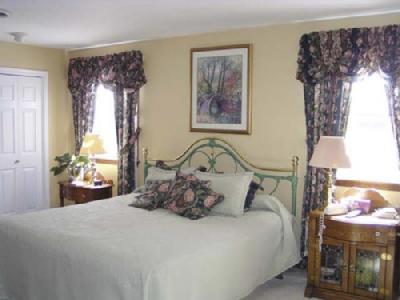 430 Elm Drive Nazareth, PA 18064 - Photo 9 of 11 Master bedroom