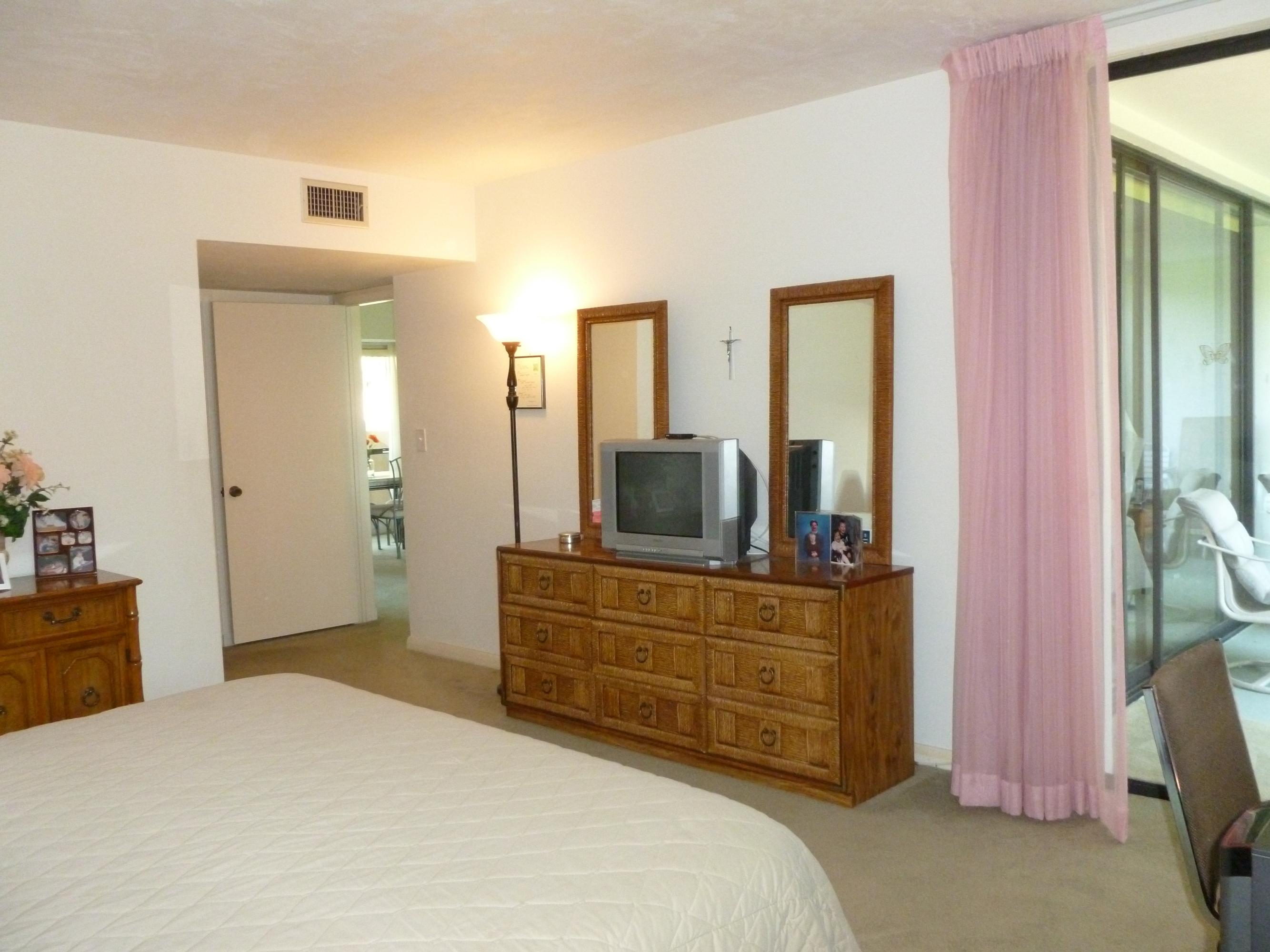 6 Concourse Drive, Unit 6B Jupiter, FL 33469 - Photo 12 of 28 MASTER BEDROOM