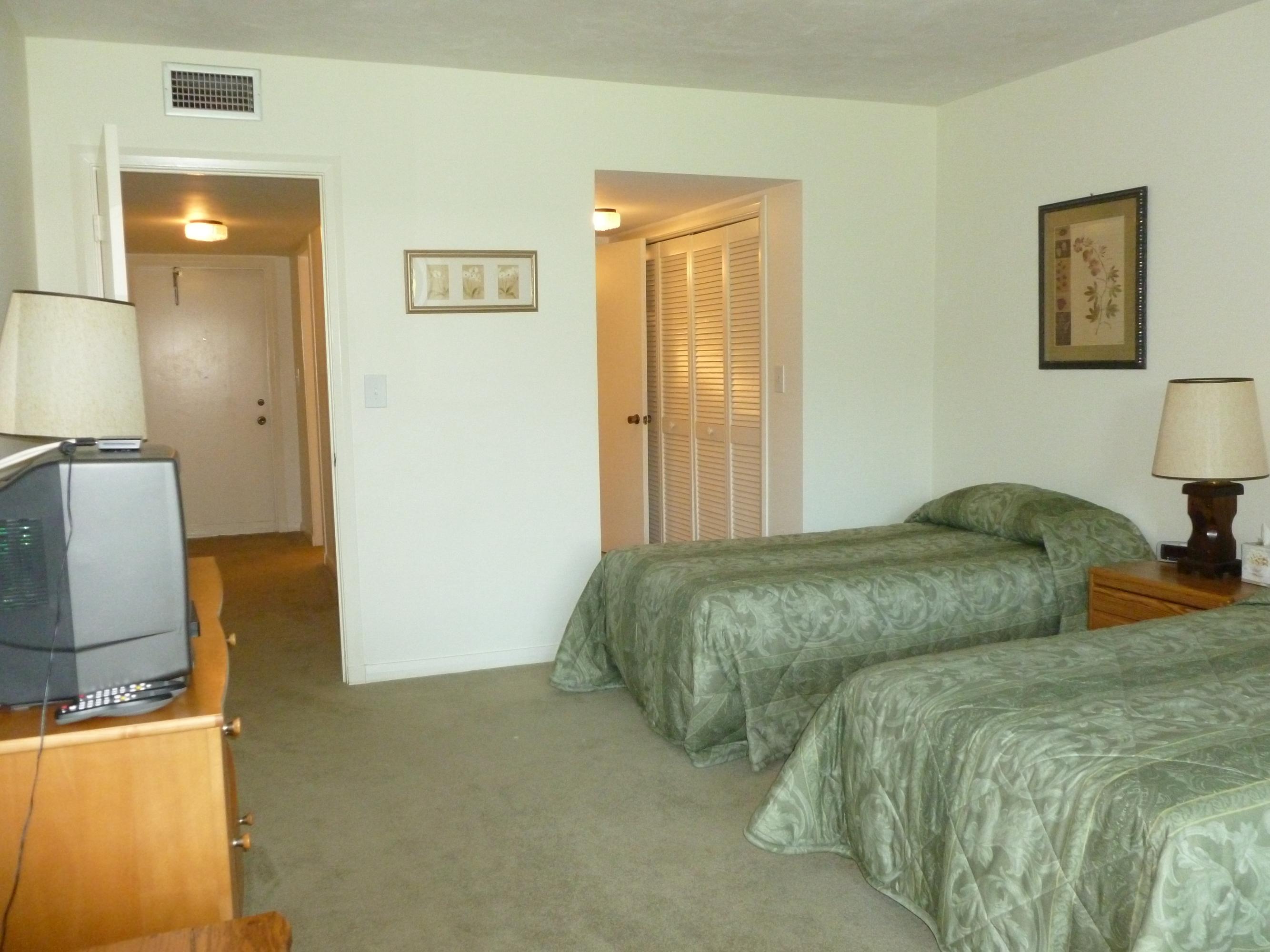 6 Concourse Drive, Unit 6B Jupiter, FL 33469 - Photo 16 of 28 GUEST BEDROOM