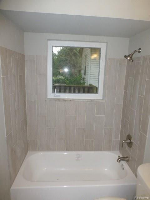 3880 Elmhurst Road Waterford, MI 48328 - Photo 9 of 17 P1090231.JPG