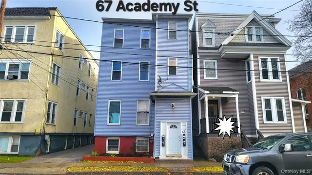 $2,000 | 67 Academy Street, Unit 3, Poughkeepsie, NY 12601