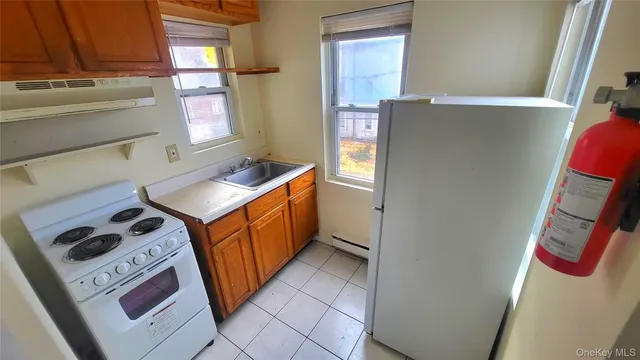 $2,000 | 67 Academy Street, Unit 3, Poughkeepsie, NY 12601