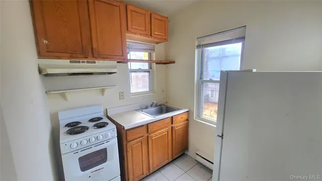 $2,000 | 67 Academy Street, Unit 3, Poughkeepsie, NY 12601