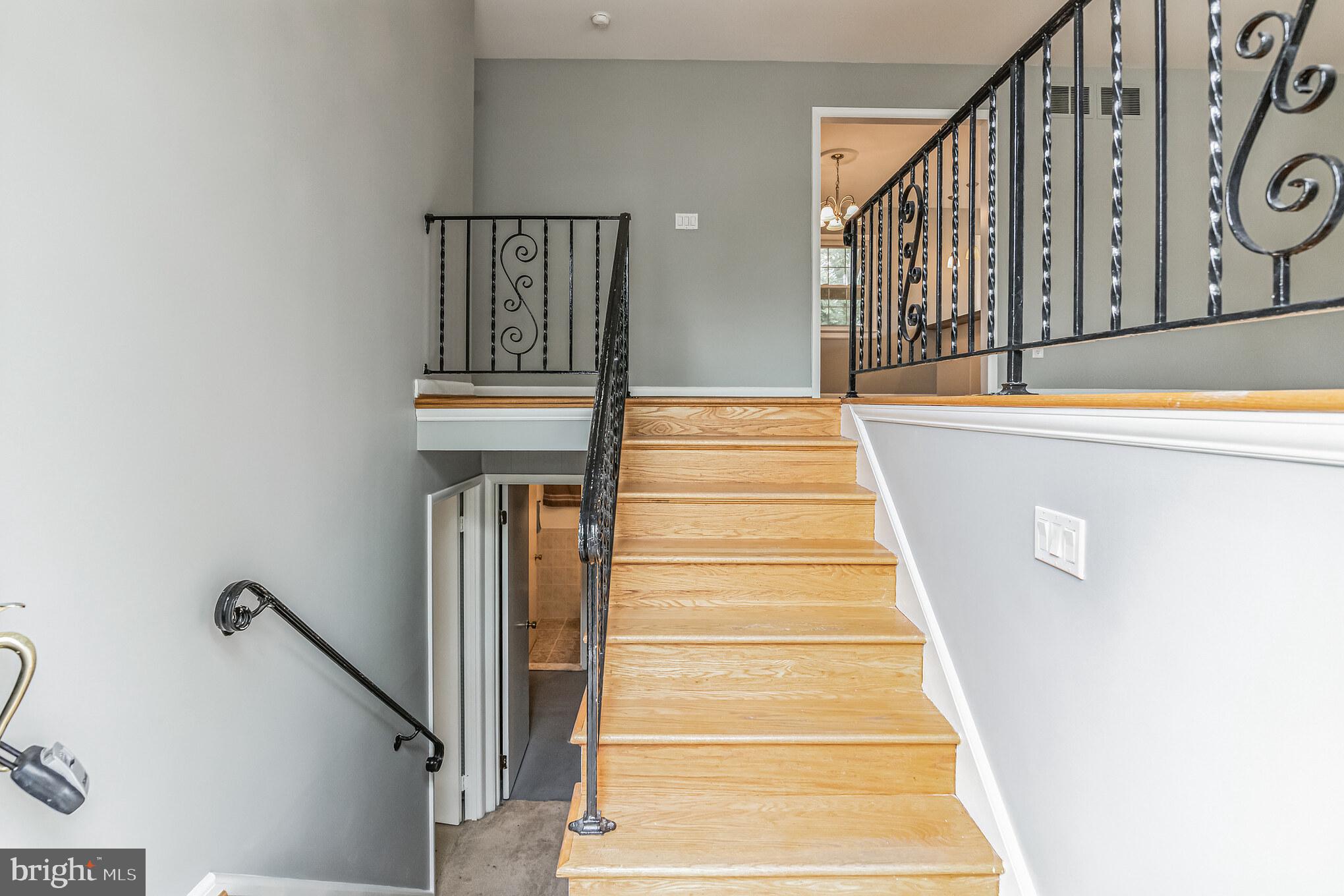 3428 Ramsgate Terrace Alexandria, VA 22309 - Photo 4 of 30 FOYER VIEW