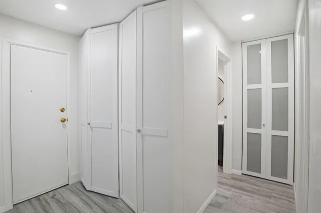 $100,000 | 10211 Cedar Lake Road, Unit 208, Minnetonka, MN 55305