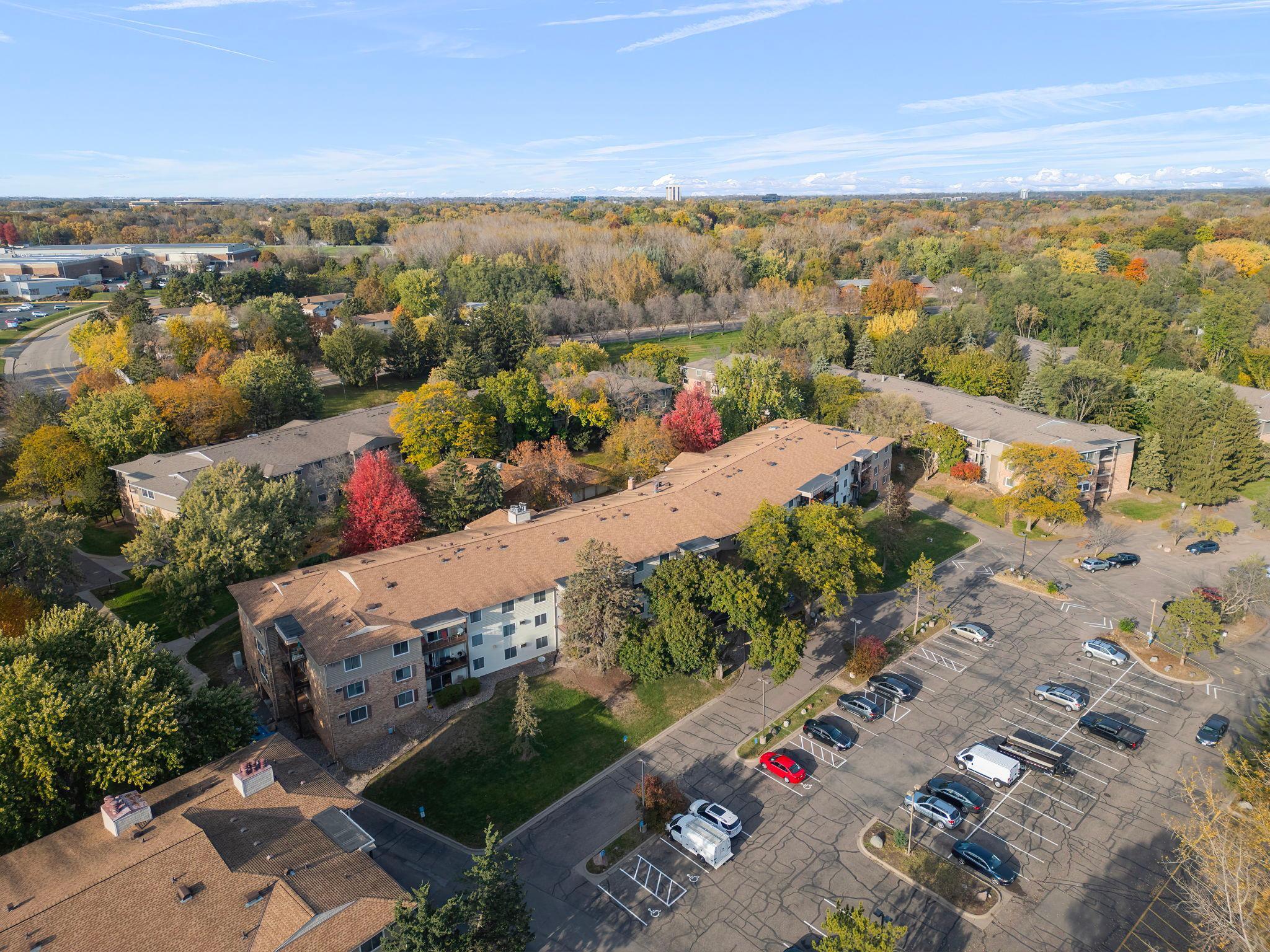 10211 Cedar Lake Road, Unit 208 Minnetonka, MN 55305 - Photo 17 of 25