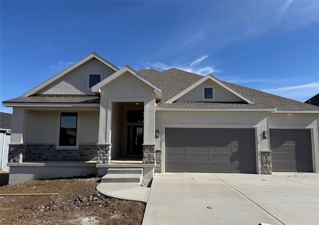 8162 Valley Road Lenexa, KS 66220 - Photo 3 of 42
