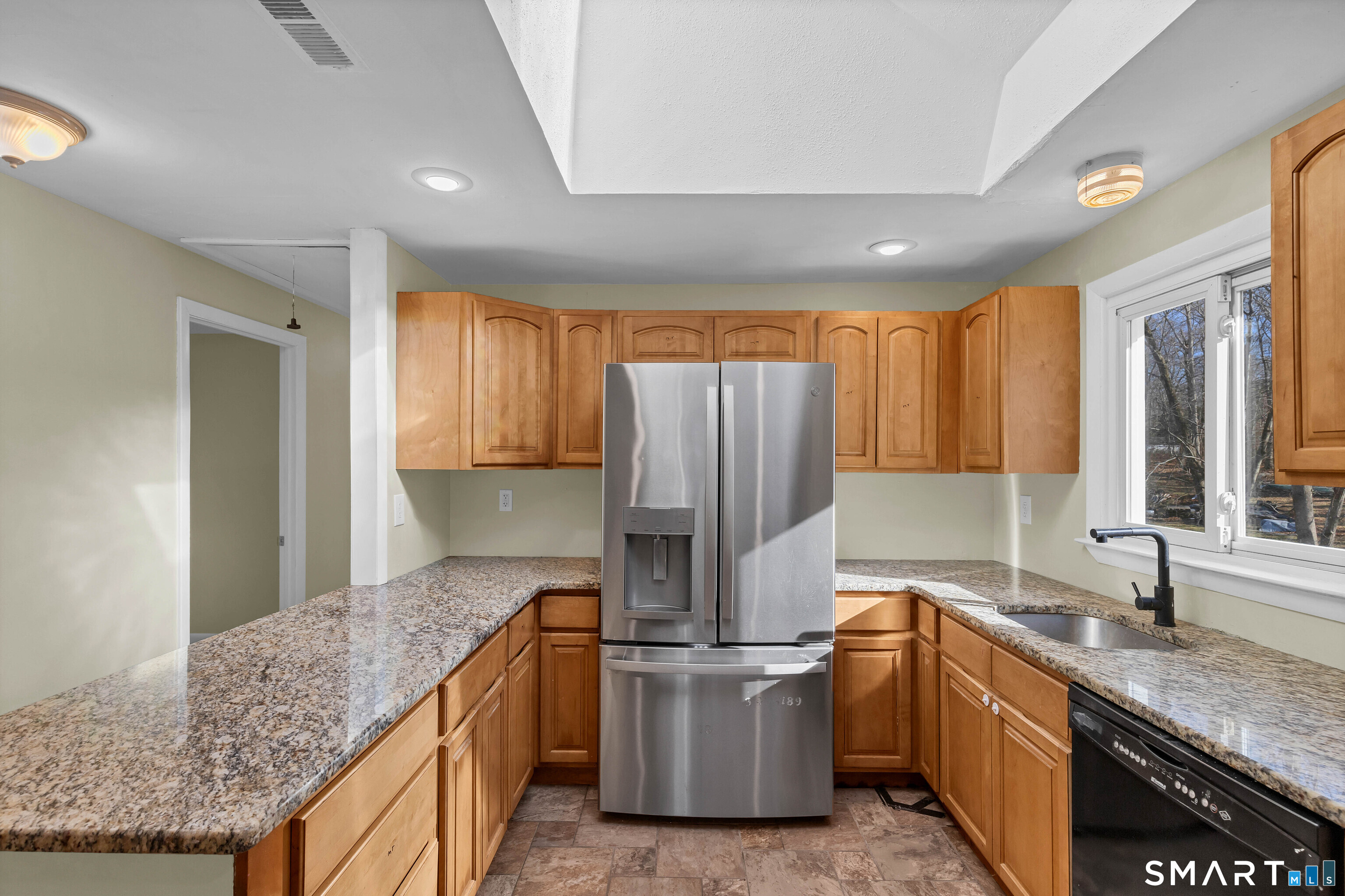 13 Victoria Lane Old Lyme, CT 06371 - Photo 7 of 38