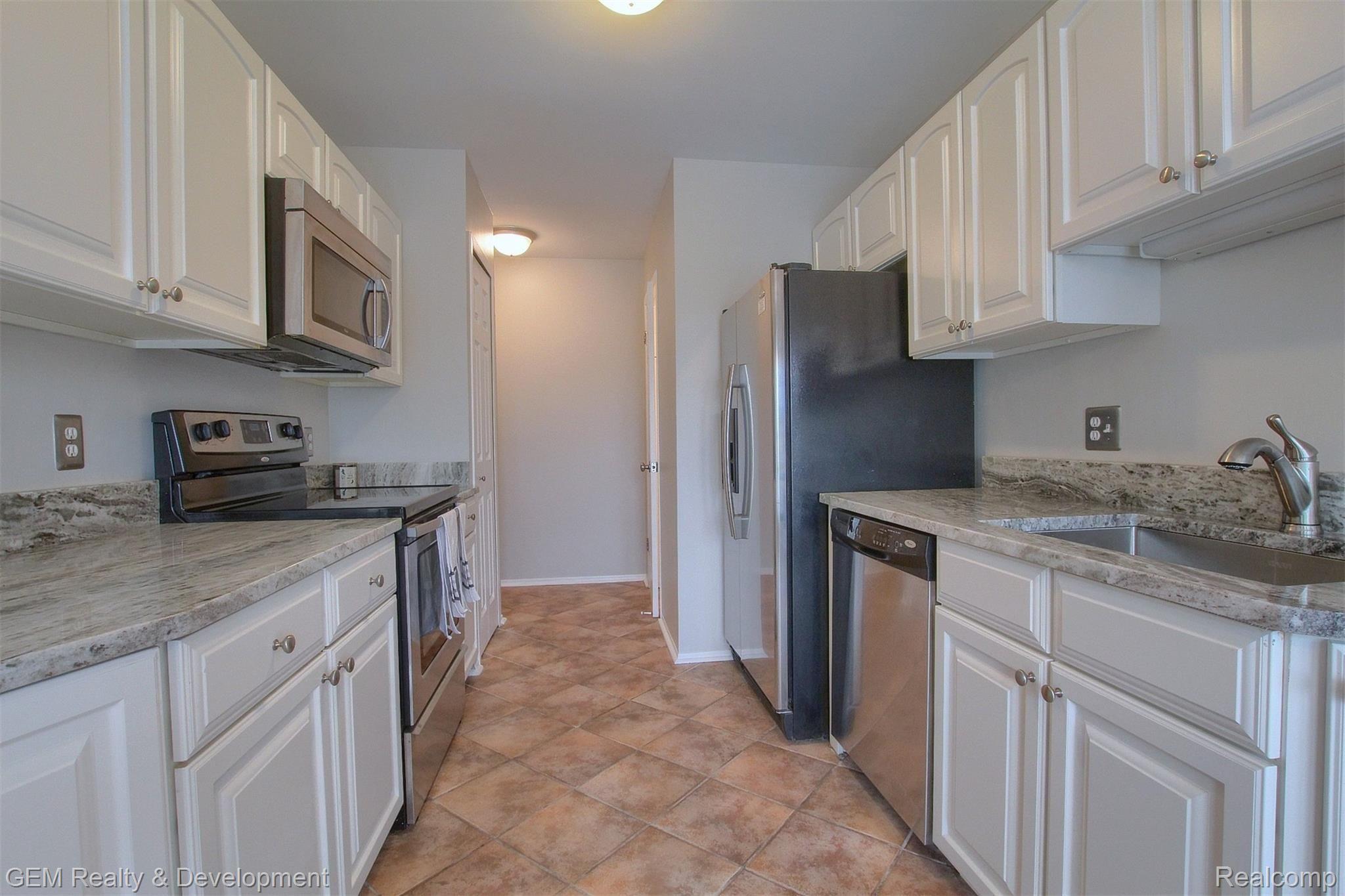11-Kitchen.jpg