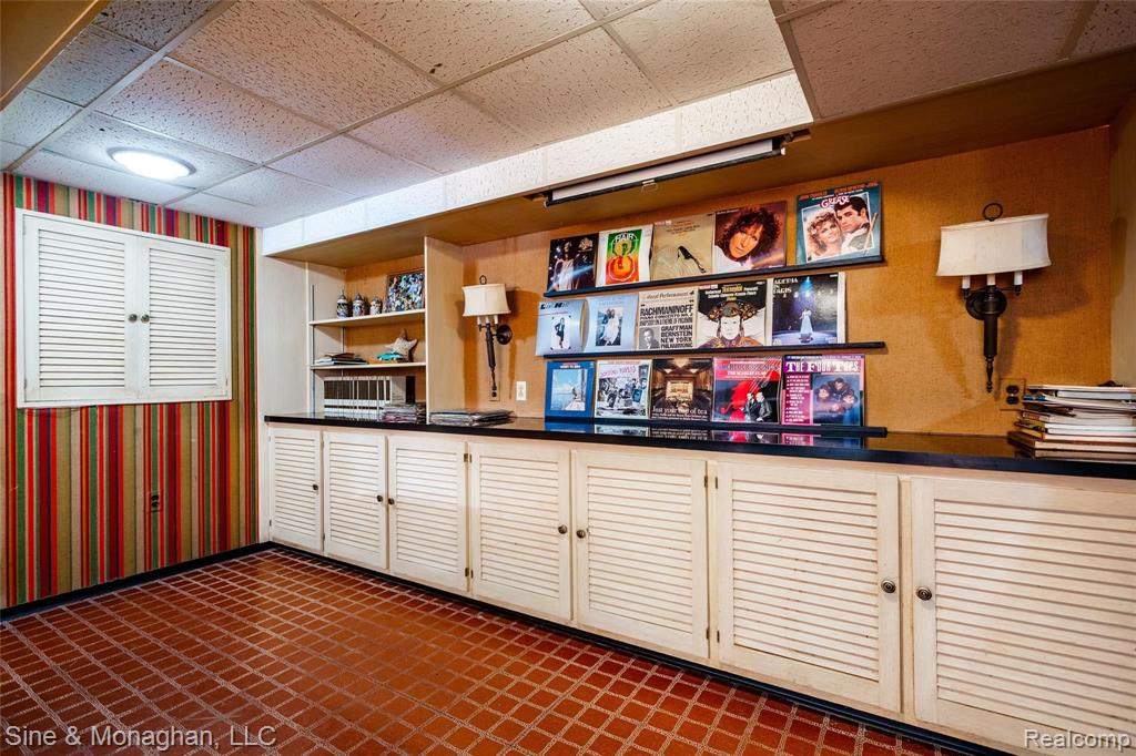 523 Thorntree Road Grosse Pointe Woods, MI 48236 - Photo 41 of 59