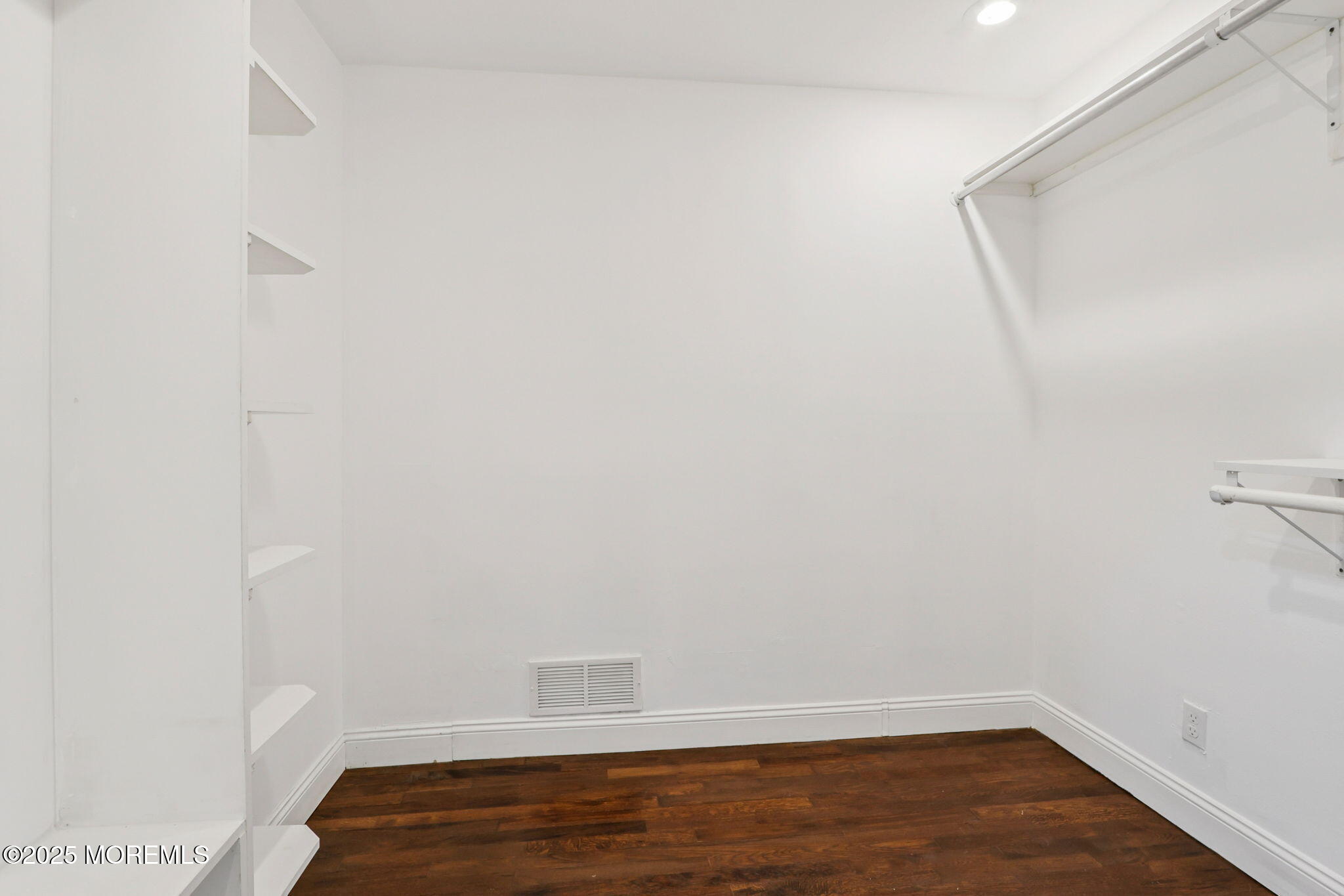 1100 Green Grove Road Neptune Township, NJ 07753 - Photo 22 of 44 28-web-or-mls-Green Grove Rd-S1111-028