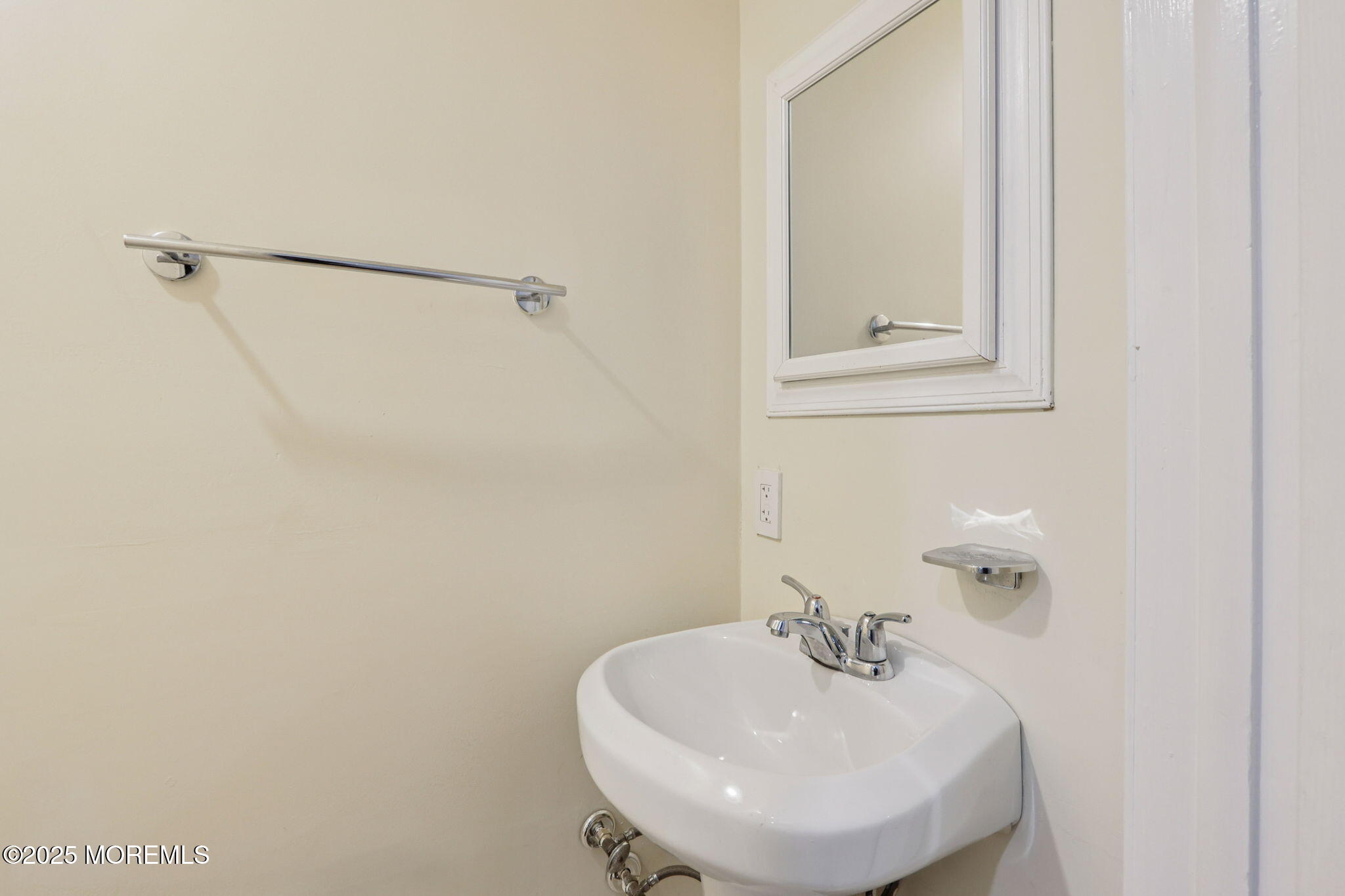 1100 Green Grove Road Neptune Township, NJ 07753 - Photo 31 of 44 24-web-or-mls-Green Grove Rd-S1111-024